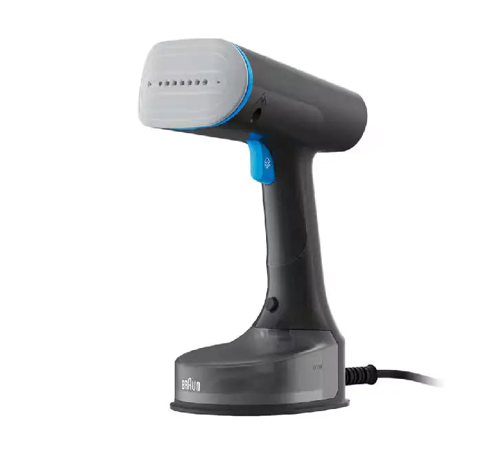 The Dual FreeGlide 3D soleplate on the Braun QuickStyle 5 for 360-degree gliding over buttons.