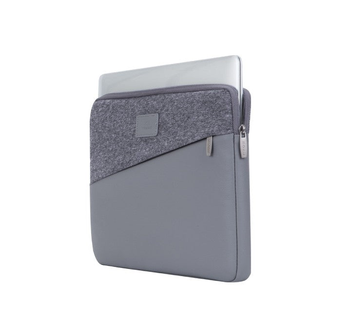 Ultra slim form fitting water resistant Rivacase Egmont 7903 protective case for MacBook Air 13
