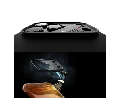 Detail view of the 4x shock-absorbing Avient corner bumpers on the AULUMU A17 case.