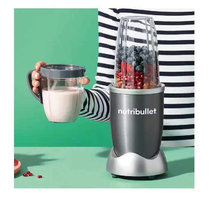 Complete NutriBullet 600 Series set including 600W base, extractor blade, 700ml tall cup, and lip rings
