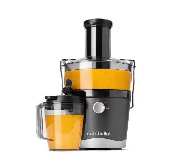 800ml sealing juice pitcher with integrated froth separator lid pouring fresh orange juice
