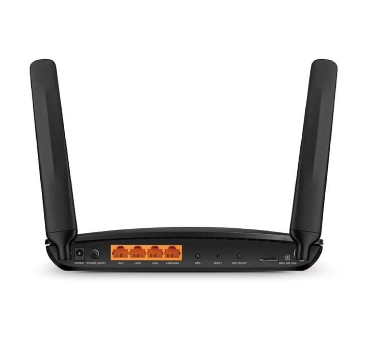Back panel, gigabit ports, and detachable antennas of TP-Link Archer MR600 router
