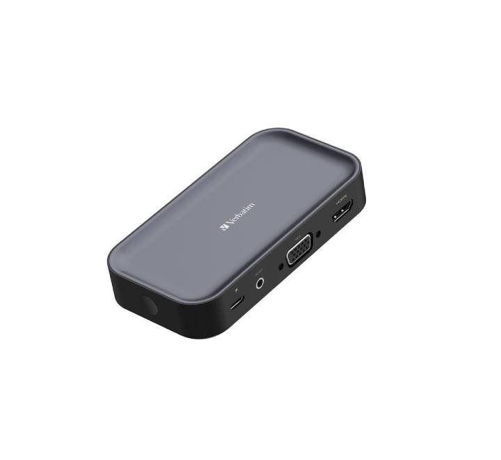 Using the Verbatim Share My Screen adapter to wirelessly mirror a laptop display onto a conference room projector up to 32 feet away.
